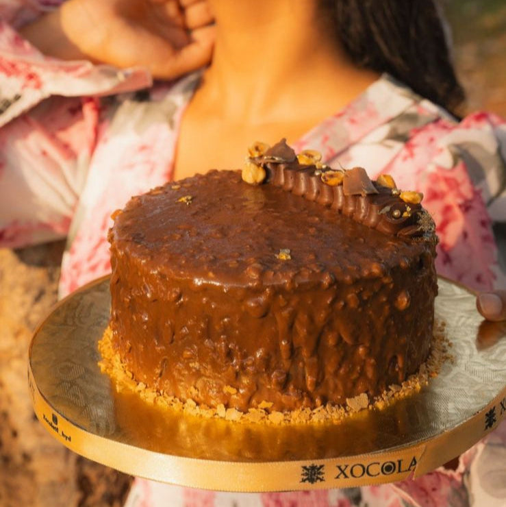 Chocolate & French Biscuit Cake (Hyderabad Only)