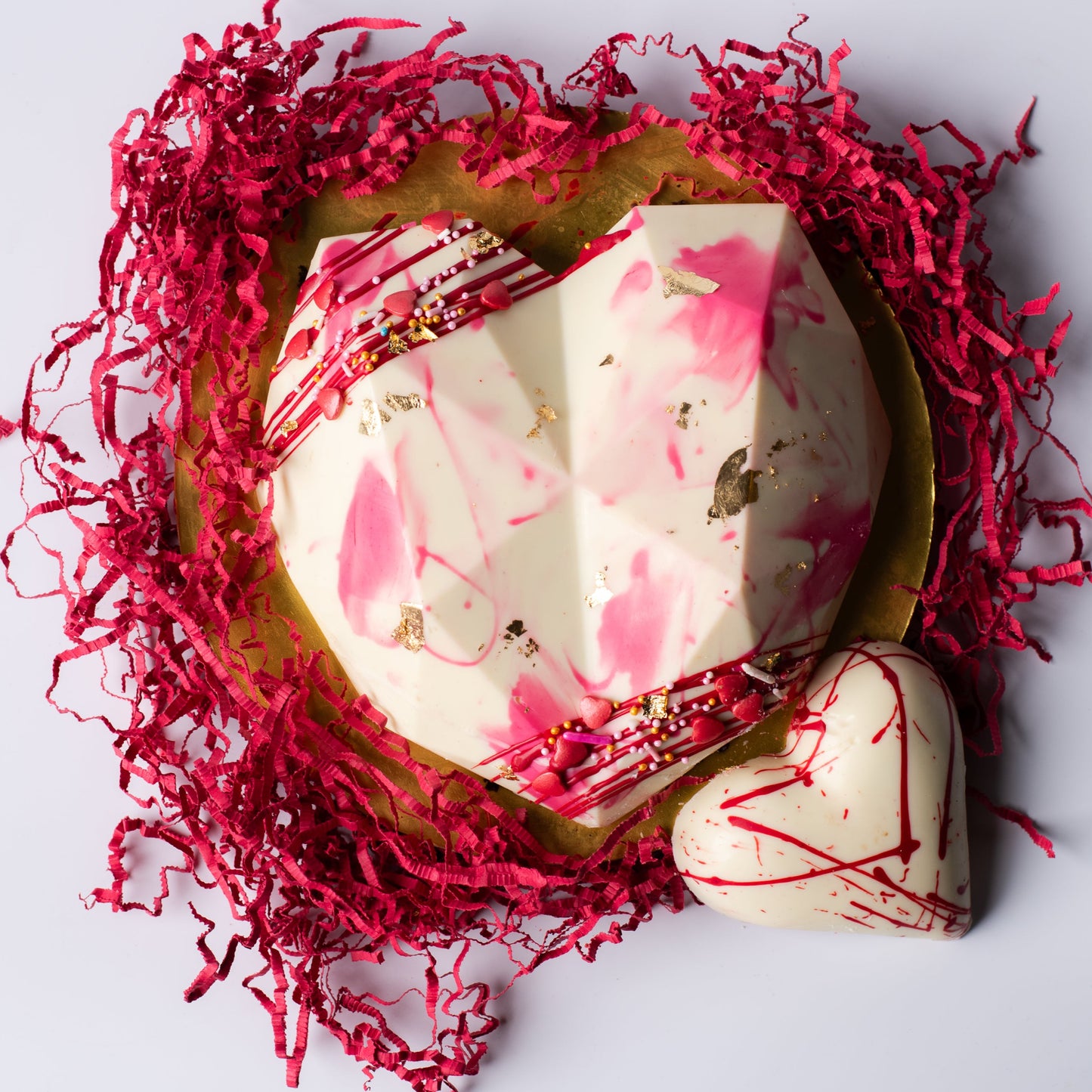 Don’t Break My Heart-Break The Piñata Cake (Hyderabad Only) (Valentine's Special)