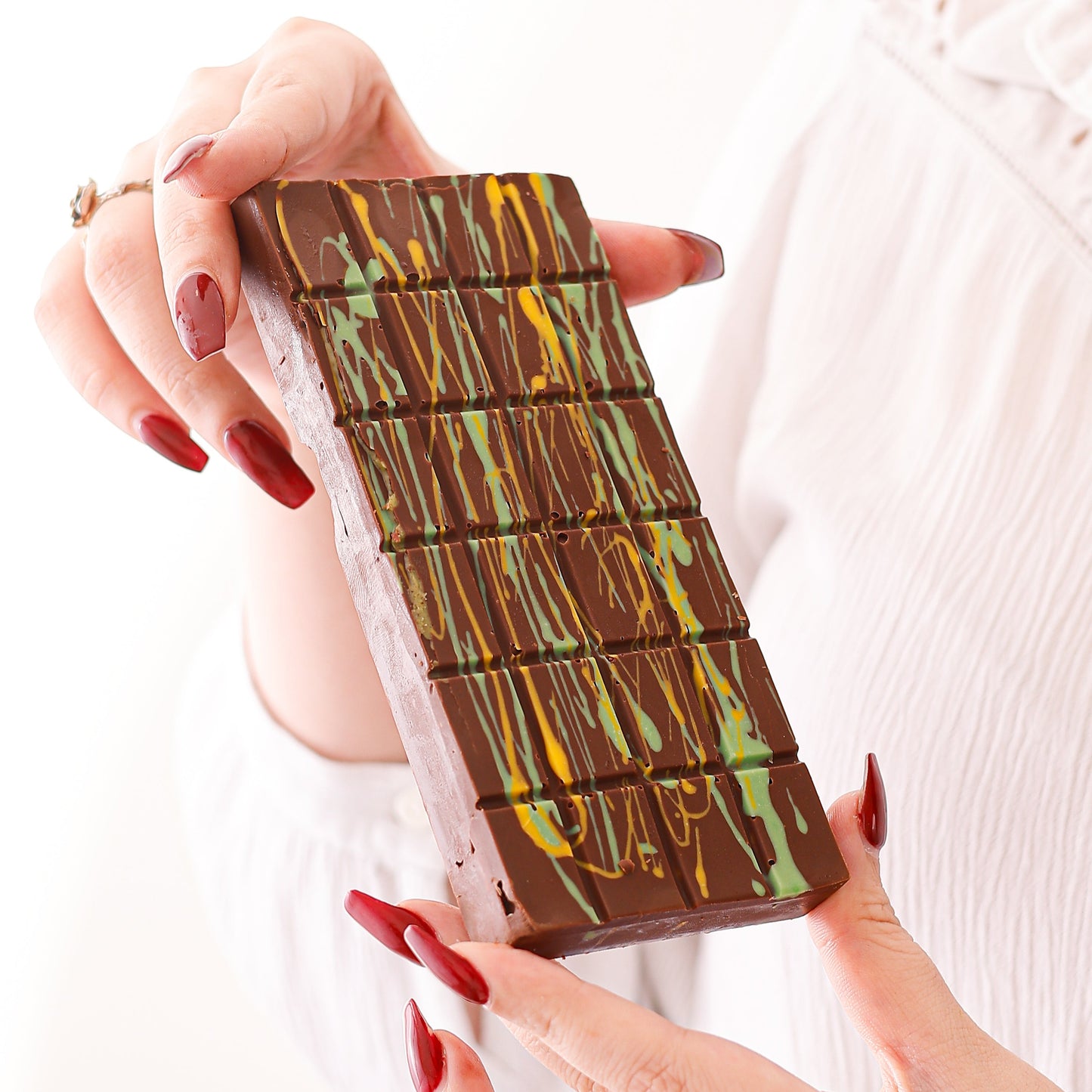 Signature Kunafa Chocolate Bar (Pistachio)