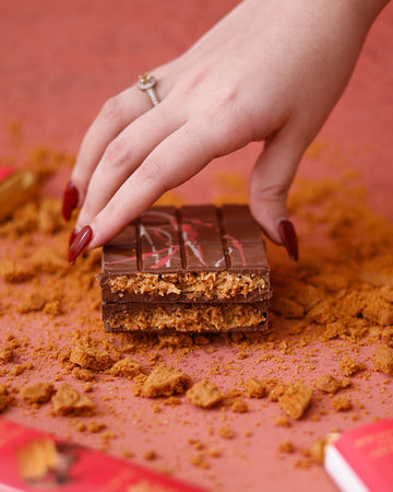 Lotus Biscoff Kunafa Chocolate Bar