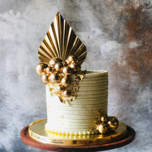 Golden Luxe Crown Cake
