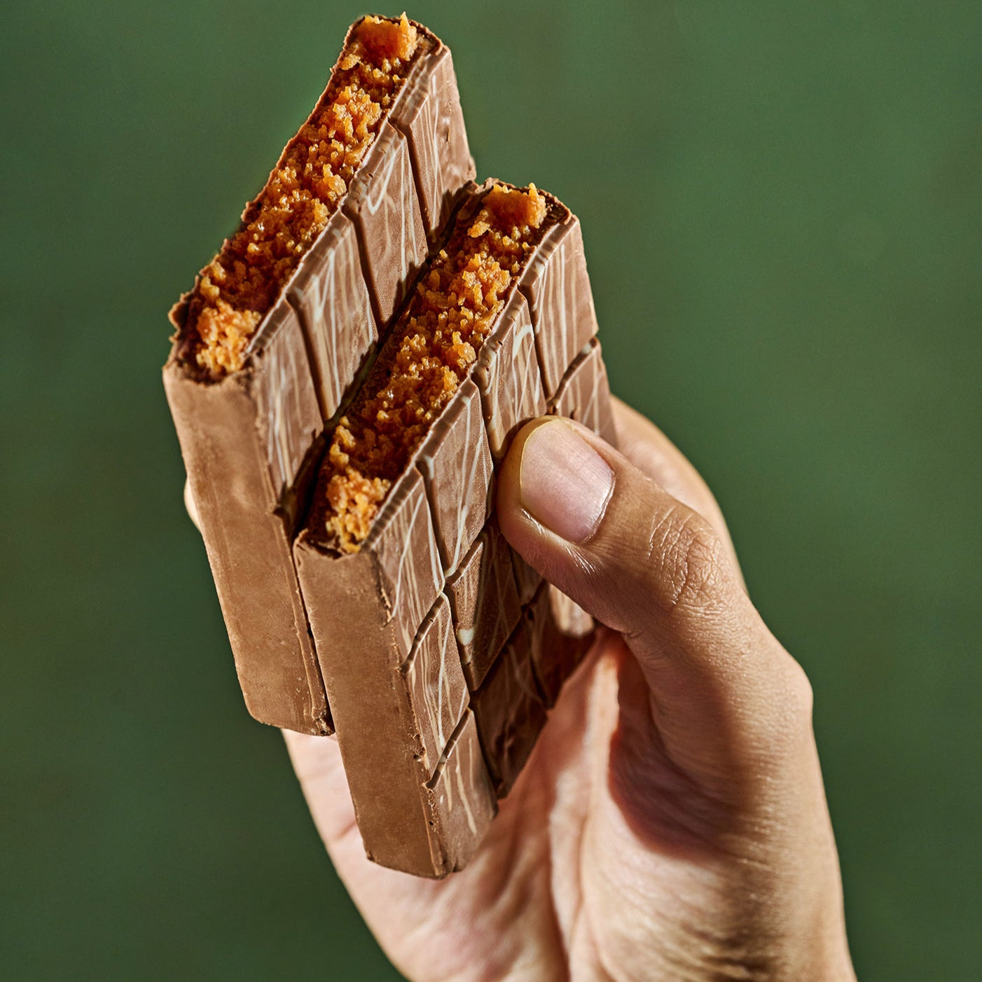 Salted Caramel Kunafa Chocolate Bar